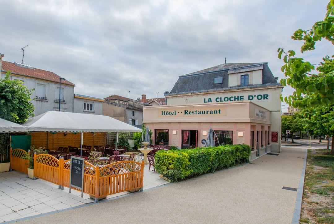 Hotel with Private Parking Verdun